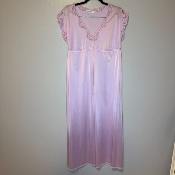 VTG Miss Elaine Pink Lace Antron Nylon MADE IN USA Silky Full Length Nightgown M - Picture 1 of 9